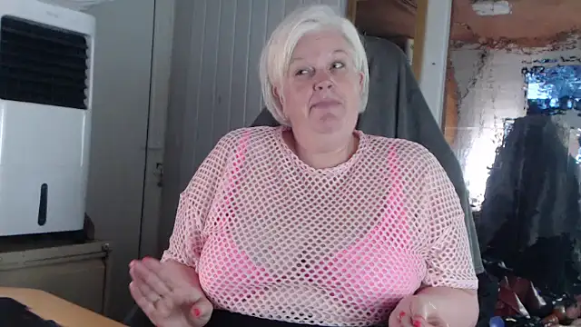 sexychazza16 online show from October 15, 6:52 pm