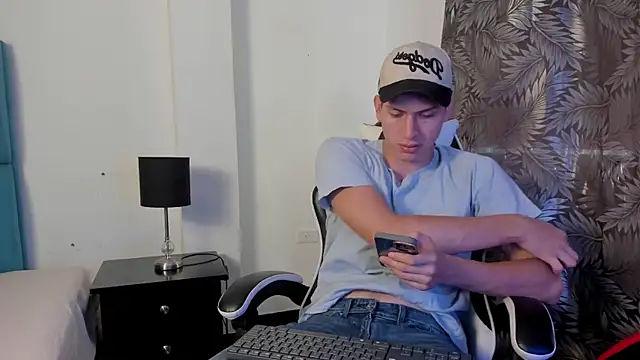 Tyler Cold online show from September 29, 6:46 pm