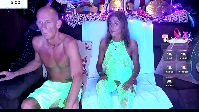 ShannNikkii420 online show from February 16, 1:35 am