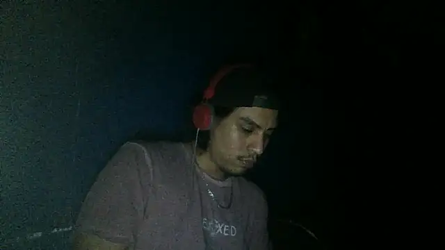 AlexAlejandro13 online show from September 24, 5:33 am