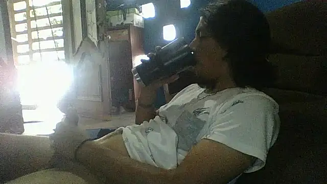 Snapshot of AlexAlejandro13 chatting on May 10, 9:20 pm AlexAlejandro13 online show from May 10, 9:20 pm