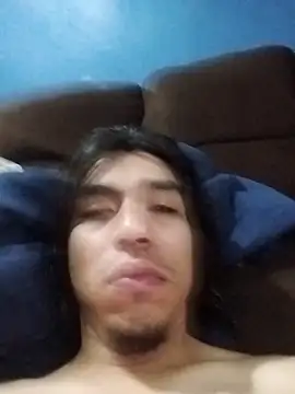 Snapshot of AlexAlejandro13 chatting on May 31, 6:20 pm AlexAlejandro13 online show from May 31, 6:20 pm