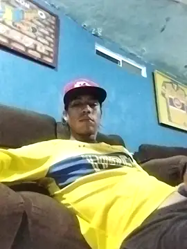 Snapshot of AlexAlejandro13 chatting on July 12, 6:48 am AlexAlejandro13 online show from July 12, 6:48 am