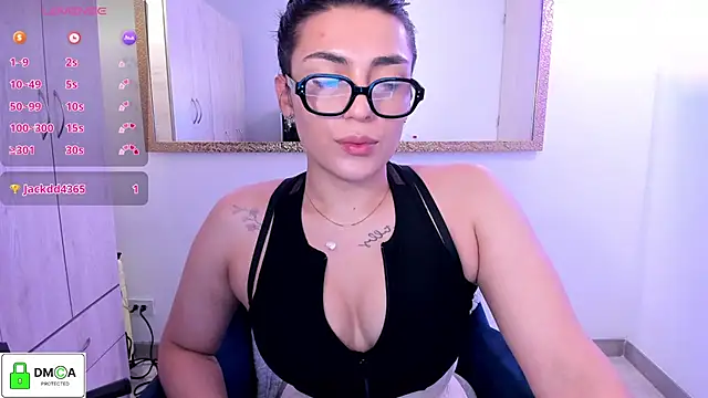 EricaVanderhill online show from June 24, 11:26 pm