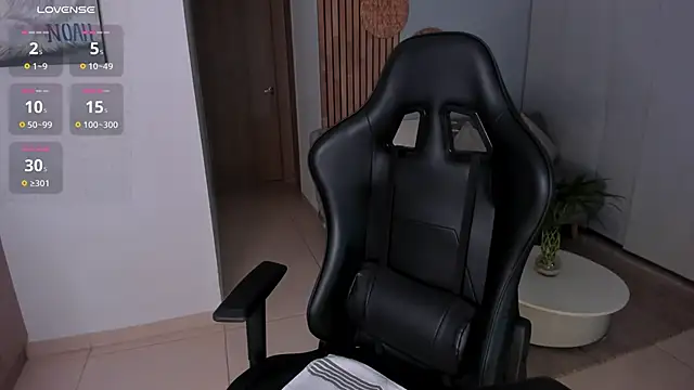 AnnieHallX online show from November 5, 12:10 am