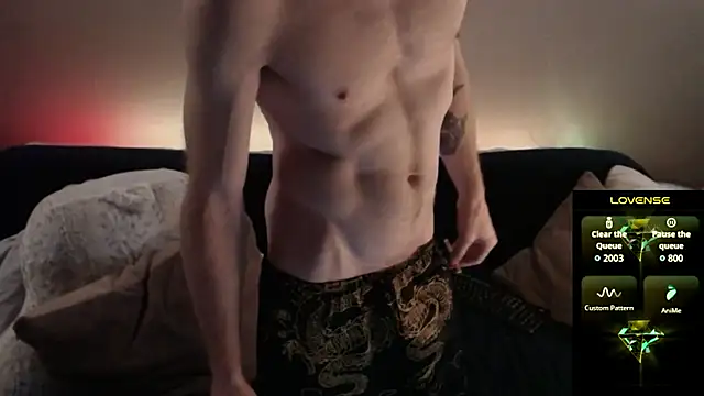 Snapshot of MaxRouger chatting on December 15, 6:28 am MaxRouger online show from December 15, 6:28 am