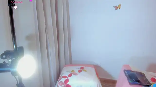 ashelydainii online show from April 16, 10:01 pm