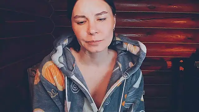 Snapshot of Platina_Fox chatting on February 25, 12:42 am Platina Fox online show from February 25, 12:42 am