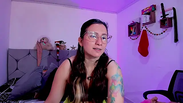 vanessabrown  online show from December 22, 2:47 pm