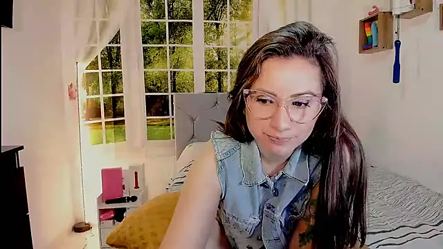 Snapshot of vanessabrown_ chatting on June 19, 9:40 pm vanessabrown online show from June 19, 9:40 pm