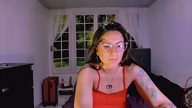 Snapshot of vanessabrown_ chatting on July 14, 2:34 pm vanessabrown online show from July 14, 2:34 pm