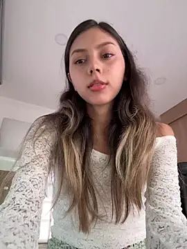 Snapshot of Sensualtease chatting on December 13, 9:31 pm Sensualtease online show from December 13, 9:31 pm