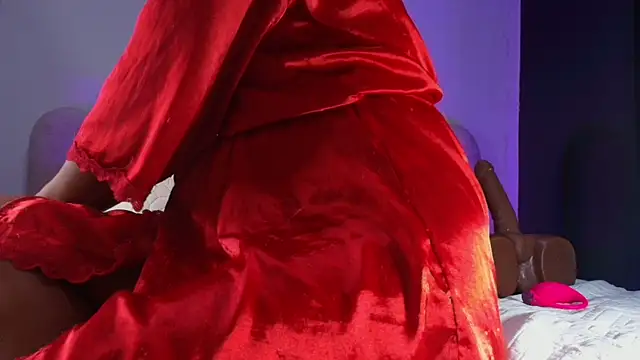 sofi decker online show from November 12, 12:27 pm