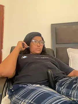 Snapshot of BADFATASS85 chatting on December 15, 12:06 pm BADFATASS85 online show from December 15, 12:06 pm