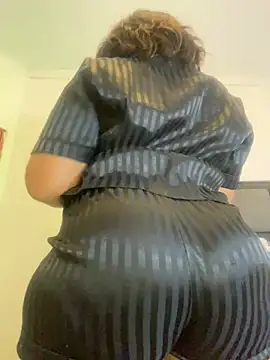 Snapshot of BADFATASS85 chatting on January 16, 8:03 pm BADFATASS85 online show from January 16, 8:03 pm