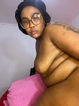 Snapshot of BADFATASS85 chatting on March 11, 6:00 am BADFATASS85 online show from March 11, 6:00 am