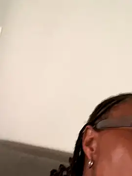 Snapshot of BADFATASS85 chatting on November 11, 1:55 pm BADFATASS85 online show from November 11, 1:55 pm