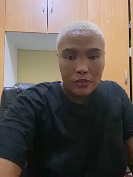 Snapshot of BADFATASS85 chatting on December 16, 12:15 am BADFATASS85 online show from December 16, 12:15 am