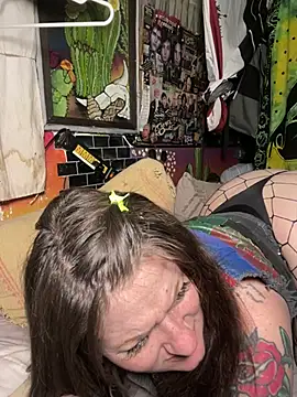 Snapshot of 1-800-FUCKYOU chatting on May 13, 3:15 am 1-800-FUCKYOU online show from May 13, 3:15 am