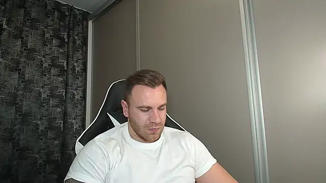 Snapshot of Thori92 chatting on January 3, 9:05 pm Thori92 online show from January 3, 9:05 pm