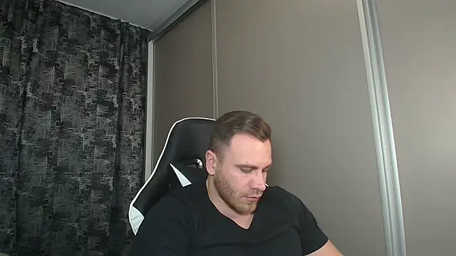 Snapshot of Thori92 chatting on January 5, 8:00 pm Thori92 online show from January 5, 8:00 pm