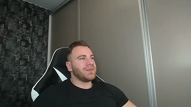 Snapshot of Thori92 chatting on January 10, 5:24 pm Thori92 online show from January 10, 5:24 pm