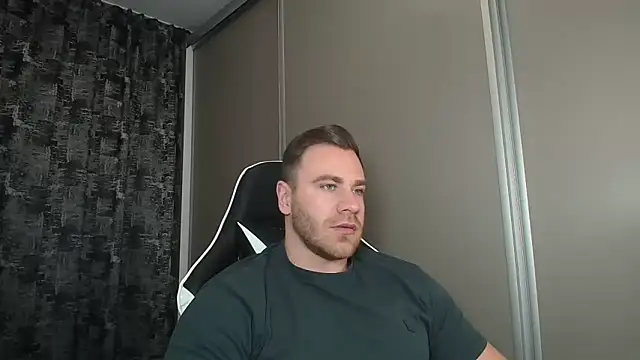 Snapshot of Thori92 chatting on January 19, 6:00 pm Thori92 online show from January 19, 6:00 pm