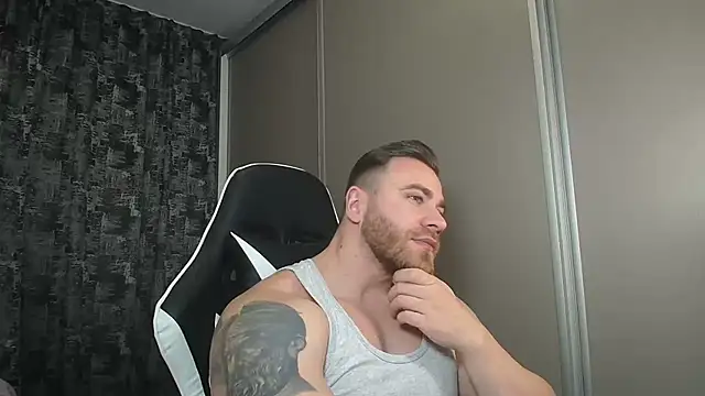 Snapshot of Thori92 chatting on March 3, 5:18 pm Thori92 online show from March 3, 5:18 pm