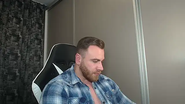 Snapshot of Thori92 chatting on March 3, 8:21 pm Thori92 online show from March 3, 8:21 pm