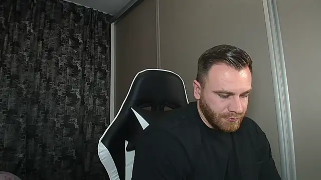 Snapshot of Thori92 chatting on March 4, 8:38 pm Thori92 online show from March 4, 8:38 pm