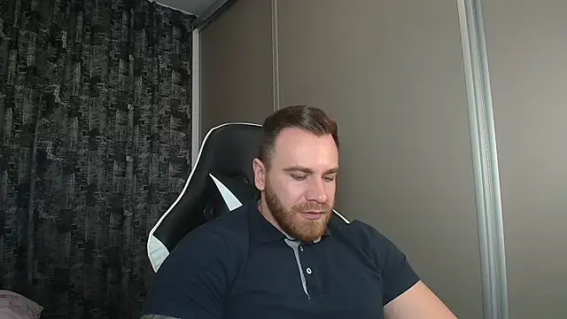 Snapshot of Thori92 chatting on March 8, 9:18 pm Thori92 online show from March 8, 9:18 pm