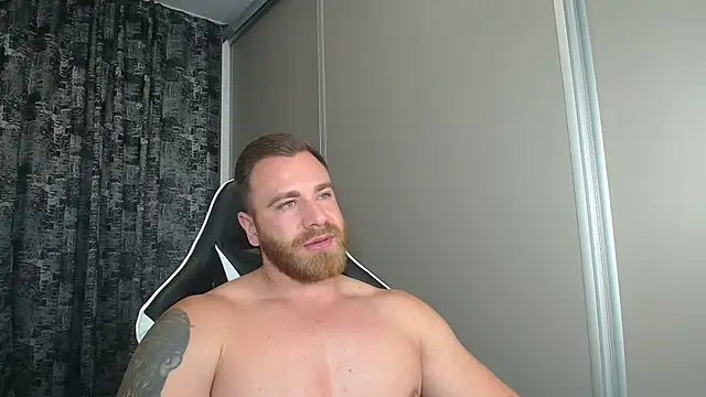 Snapshot of Thori92 chatting on September 10, 8:20 pm Thori92 online show from September 10, 8:20 pm
