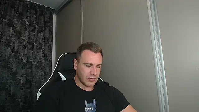 Snapshot of Thori92 chatting on September 21, 5:58 pm Thori92 online show from September 21, 5:58 pm