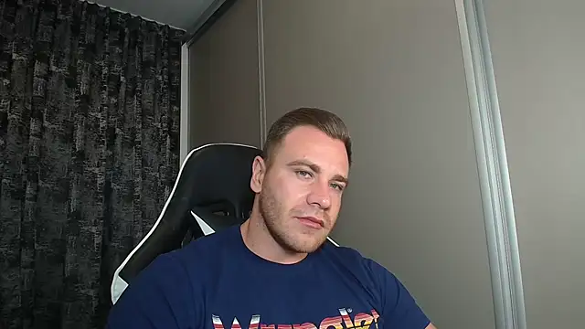Snapshot of Thori92 chatting on September 24, 5:27 pm Thori92 online show from September 24, 5:27 pm