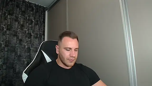 Snapshot of Thori92 chatting on September 26, 5:06 pm Thori92 online show from September 26, 5:06 pm