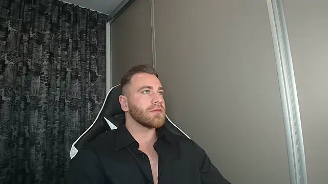 Snapshot of Thori92 chatting on October 24, 5:53 pm Thori92 online show from October 24, 5:53 pm