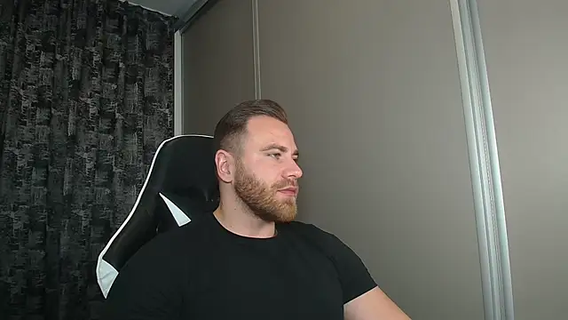 Snapshot of Thori92 chatting on October 30, 5:46 pm Thori92 online show from October 30, 5:46 pm