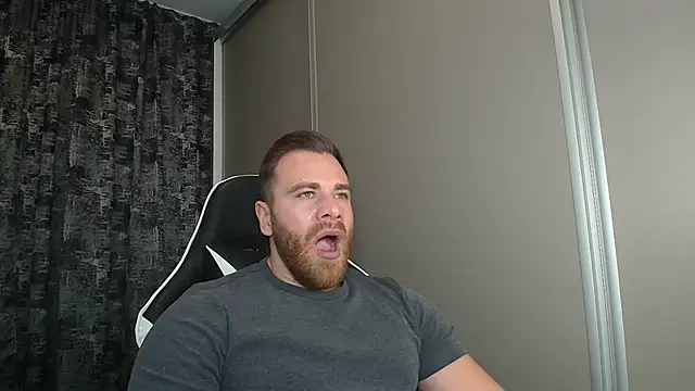 Snapshot of Thori92 chatting on November 2, 5:37 pm Thori92 online show from November 2, 5:37 pm