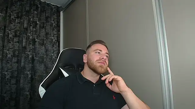 Snapshot of Thori92 chatting on November 5, 6:41 pm Thori92 online show from November 5, 6:41 pm