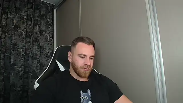 Snapshot of Thori92 chatting on November 7, 5:57 pm Thori92 online show from November 7, 5:57 pm