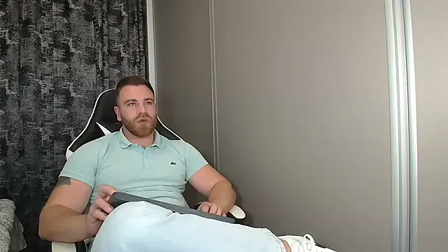 Snapshot of Thori92 chatting on November 21, 7:45 pm Thori92 online show from November 21, 7:45 pm