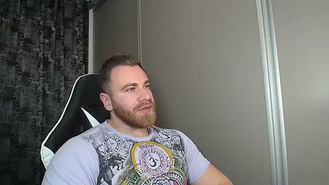 Snapshot of Thori92 chatting on November 28, 5:15 pm Thori92 online show from November 28, 5:15 pm