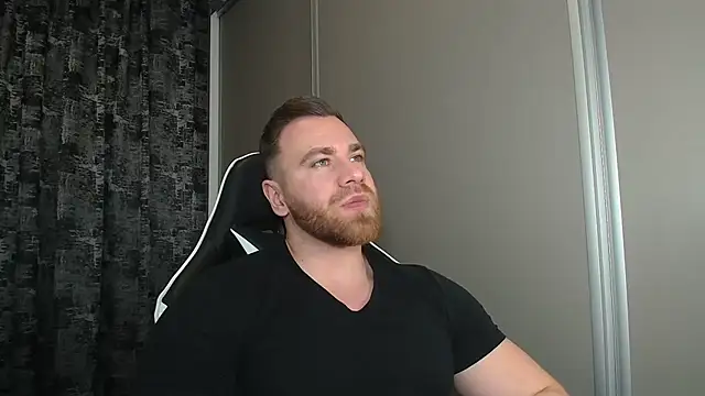 Thori92 online show from February 1, 6:06 pm