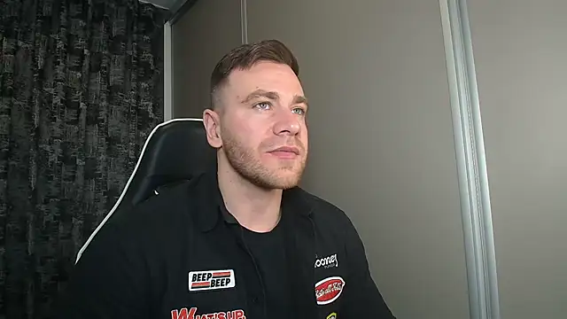 Thori92 online show from March 15, 6:03 pm