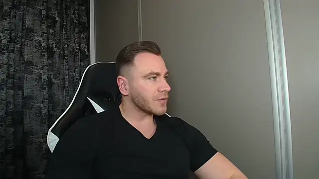 Thori92 online show from April 12, 12:32 pm