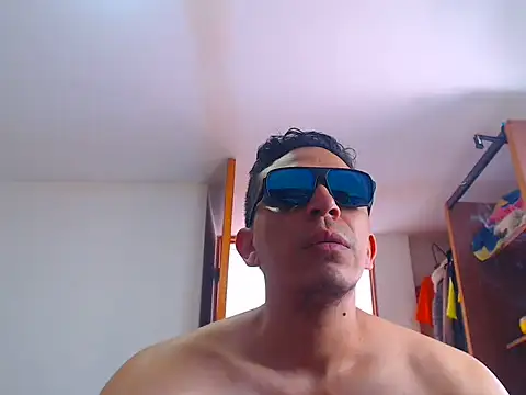jeancarloscum12 online show from July 3, 6:47 pm