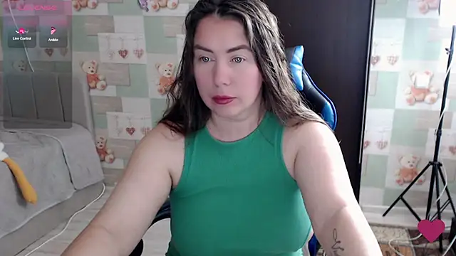 Snapshot of Korolek12 chatting on June 7, 12:20 pm Korolek12 online show from June 7, 12:20 pm