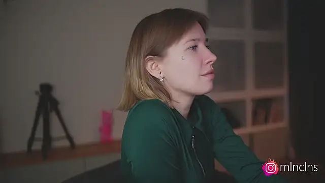 melanielwithu online show from April 26, 5:21 pm