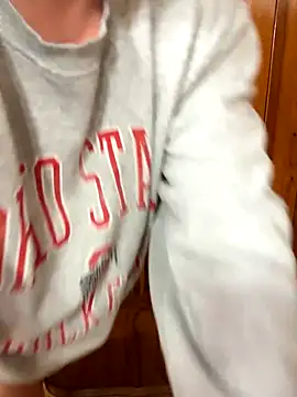 Lizzyloo online show from November 18, 11:15 pm