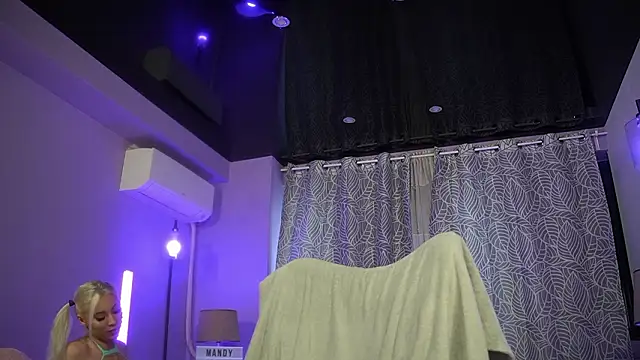 Snapshot of mandypeas chatting on February 4, 7:36 am mandypeas online show from February 4, 7:36 am